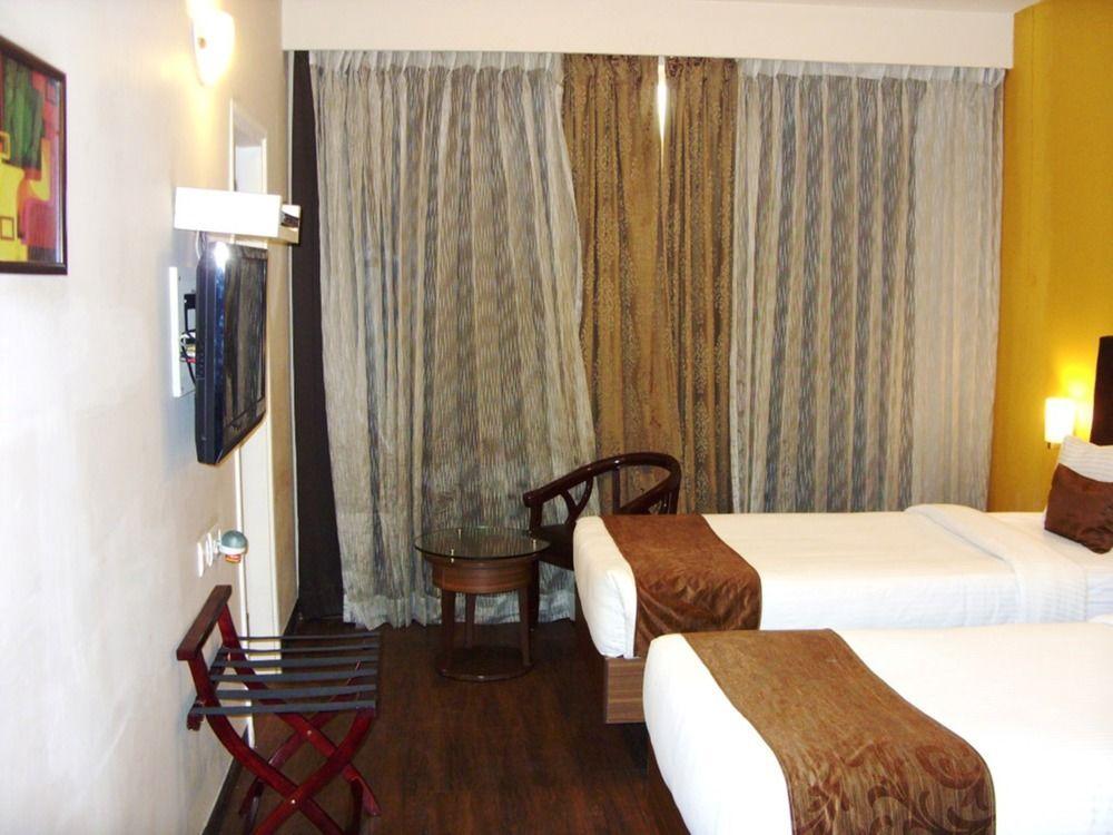 Mango Hotels, Samed Agra Agra  Buitenkant foto