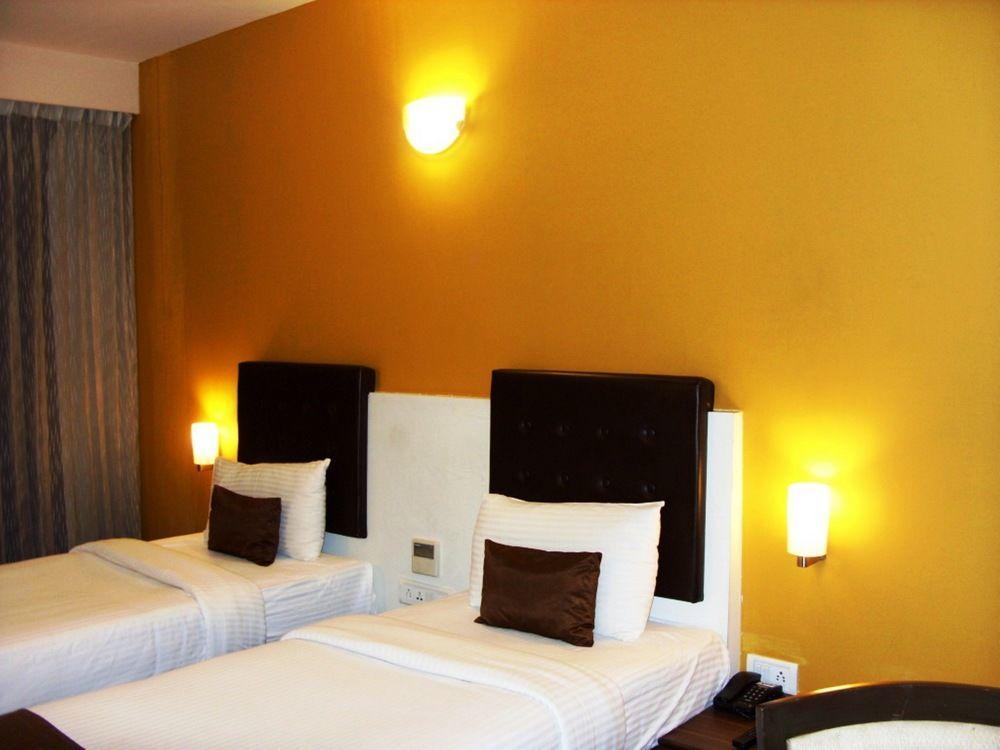 Mango Hotels, Samed Agra Agra  Buitenkant foto